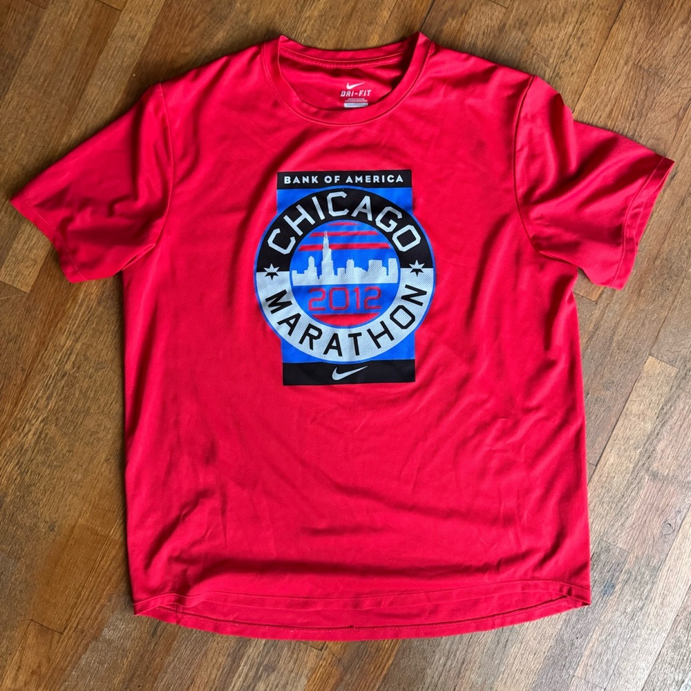 2012 men’s chicago marathon nike dri fit. size medium.